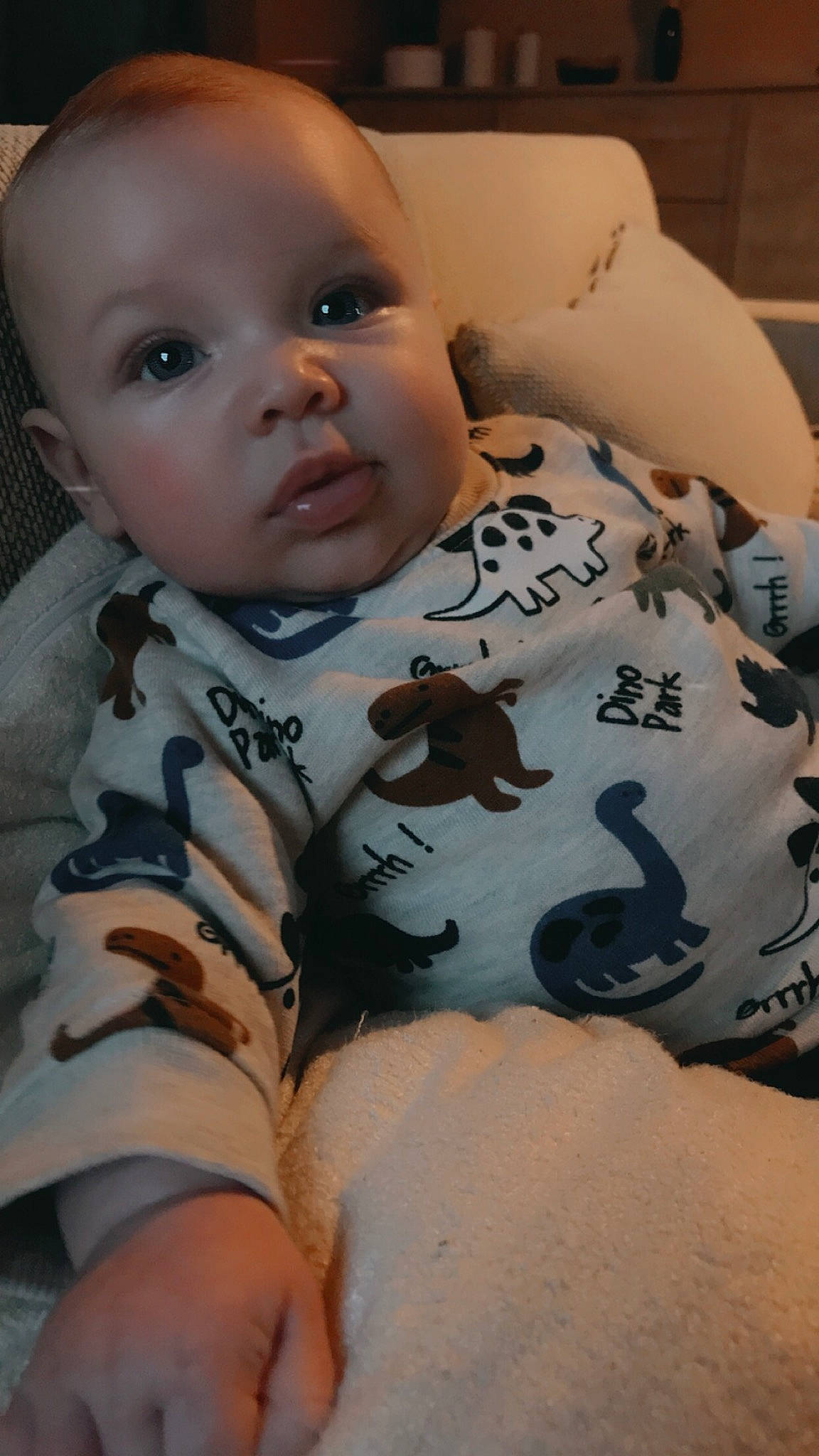 Ismaël-laurindo a rejoint le concours — aidez-le/la à gagner de superbes lots ! arm, baby, baby_toddler_clothing, cheek, chin, comfort, eye, eyebrow, finger, head, lip, mouth, neck, nose, person, skin, sleeve, smile, stomach, t_shirt