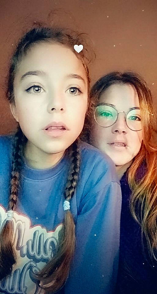 Thays a rejoint le concours — aidez-le/la à gagner de superbes lots ! black_hair, cheek, chin, cool, eye, eyebrow, eyelash, eyewear, face, fashion, flash_photography, happy, head, iris, jaw, lip, nose, person, shoulder, skin