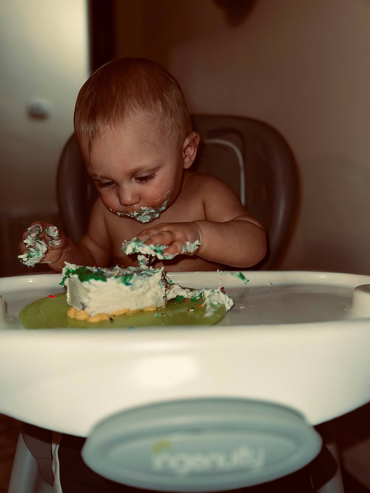 Vincenzo is registered to the contest to win money with this photo: baby, baked_goods, birthday_cake, buttercream, cake, cake_decorating, cake_decorating_supply, child, cuisine, dish, dishware, food, ingredient, person, plate, recipe, serveware, sugar_cake, table, tableware