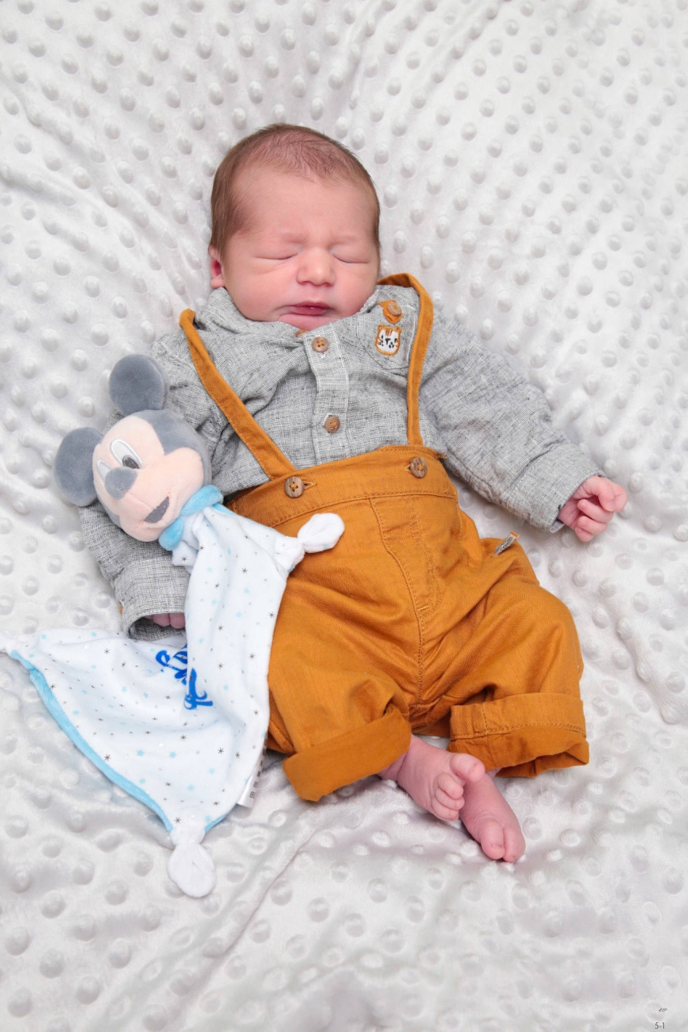 Lenny a rejoint le concours — aidez-le/la à gagner de superbes lots ! baby, baby_products, baby_toddler_clothing, baby_toys, cheek, child, comfort, fun, fur, happy, linens, person, play, sitting, sleeve, stuffed_toy, textile, toddler, vacation, winter