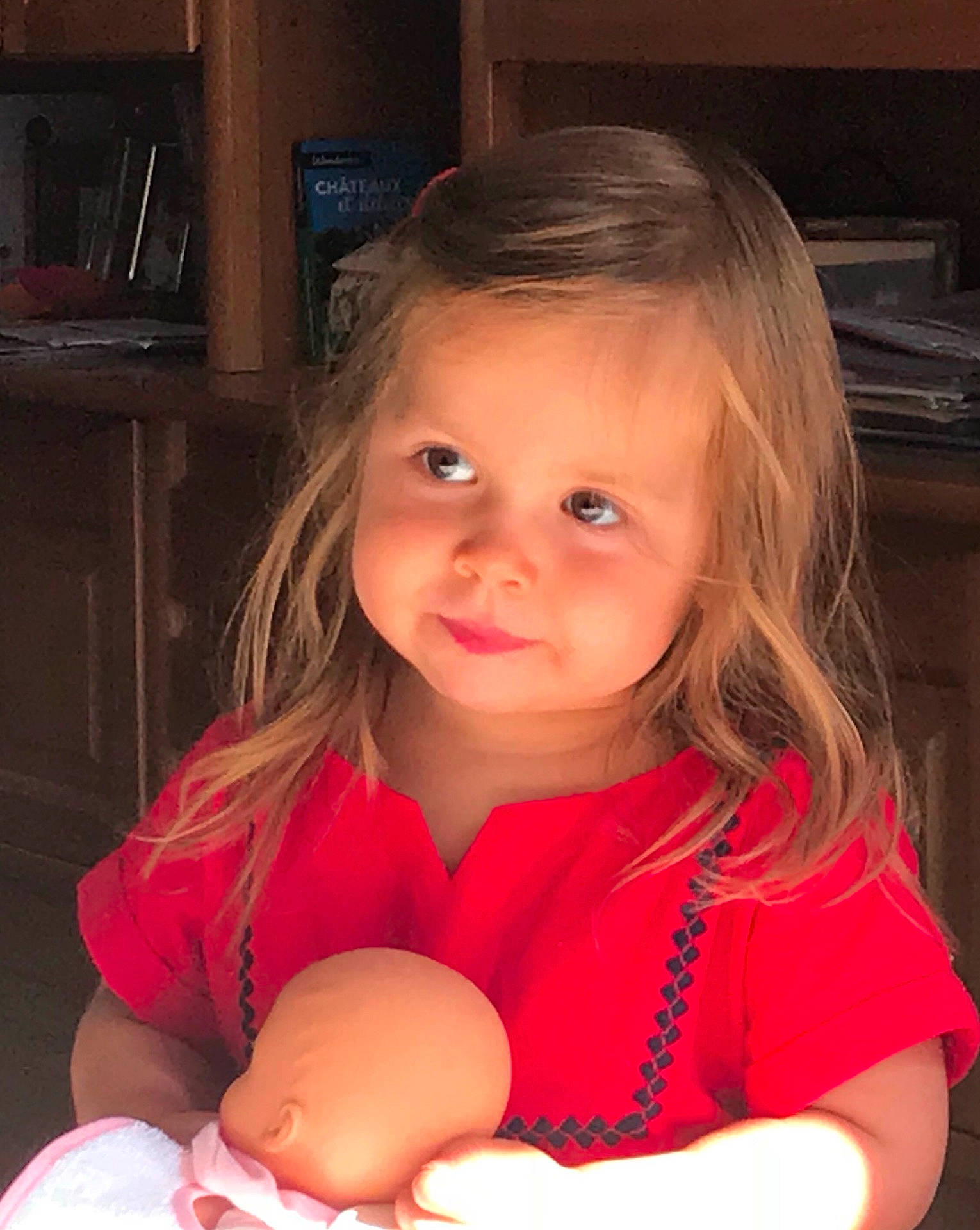 Amandine participe au concours pour gagner de l'argent avec cette photo : blond, brown_hair, cheek, child, chin, day, eye, face, girl, hair, hairstyle, head, human_hair_color, infant, iris, mouth, nose, person, skin, smile