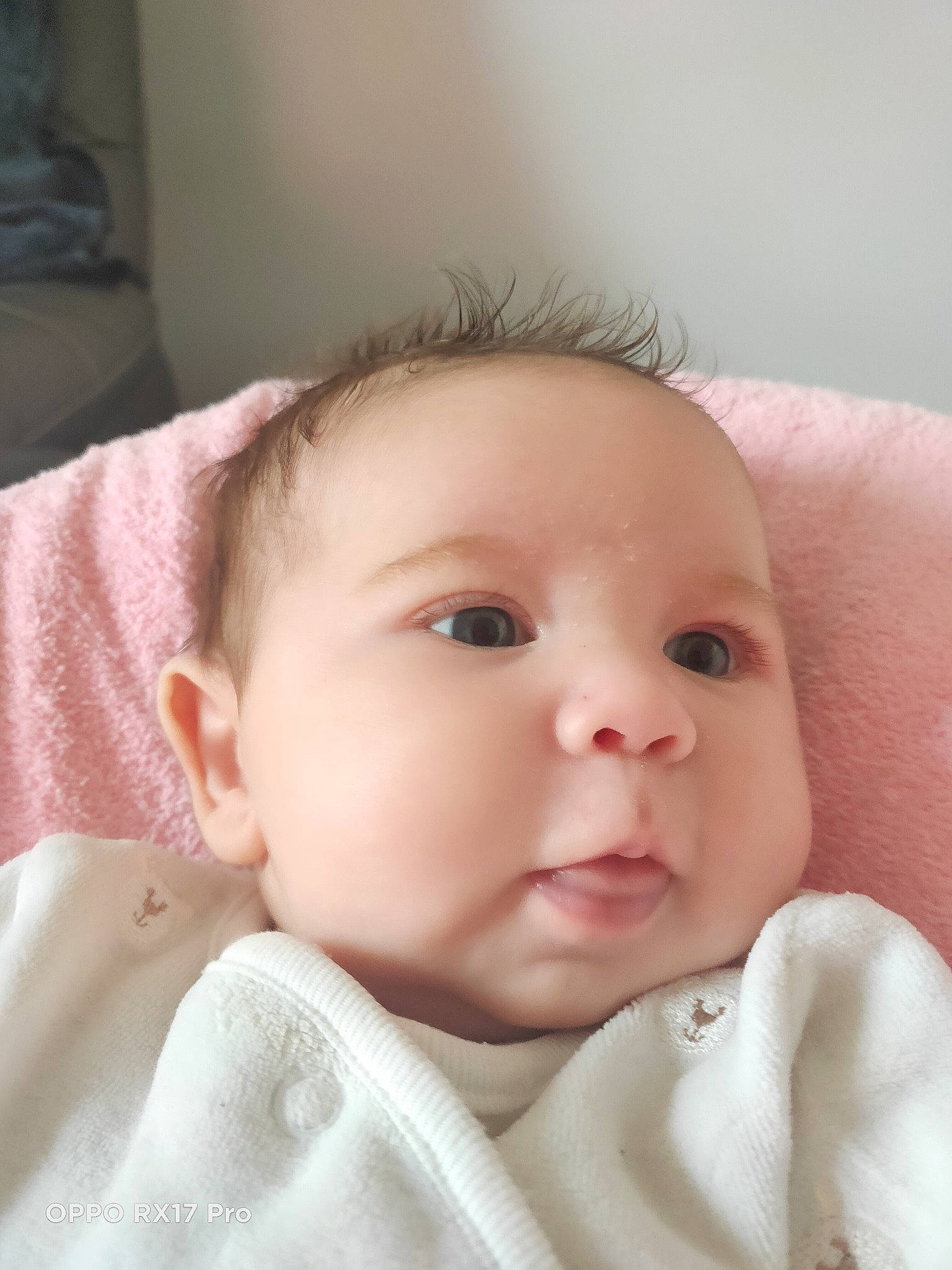 Emilia participe au concours pour gagner de l'argent avec cette photo : baby, baby_toddler_clothing, cheek, child, chin, close_up, collar, comfort, ear, eye, eyebrow, eyelash, head, iris, linens, lip, nose, person, skin, sleeve