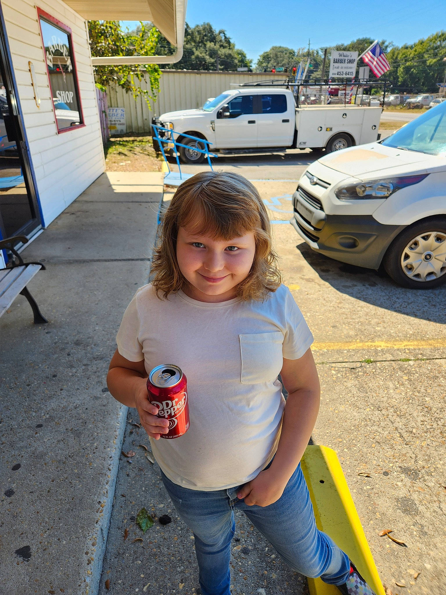 Veronica is registered to the contest to win money with this photo: asphalt, automotive_design, automotive_exterior, automotive_lighting, automotive_tire, bumper, car, hood, joy, land_vehicle, leisure, motor_vehicle, person, plant, sky, t_shirt, thigh, tire, tree, vehicle