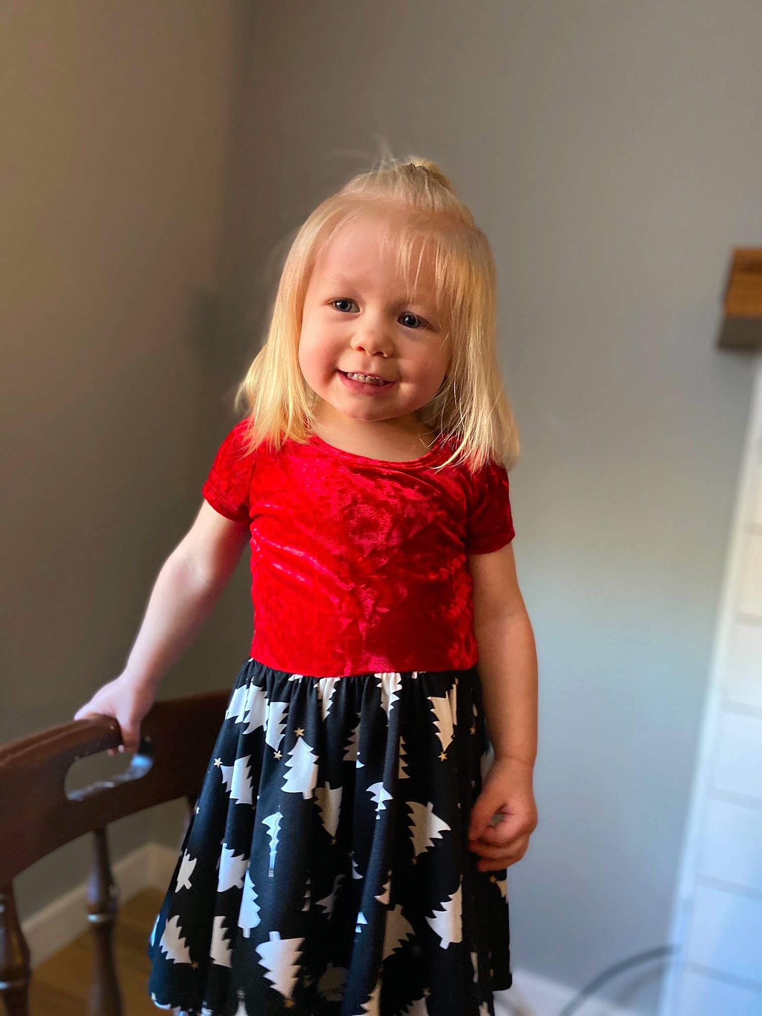 Brexley is registered to the contest to win money with this photo: blond, child, child_model, clothing, design, dress, joy, pattern, person, photography, toddler
