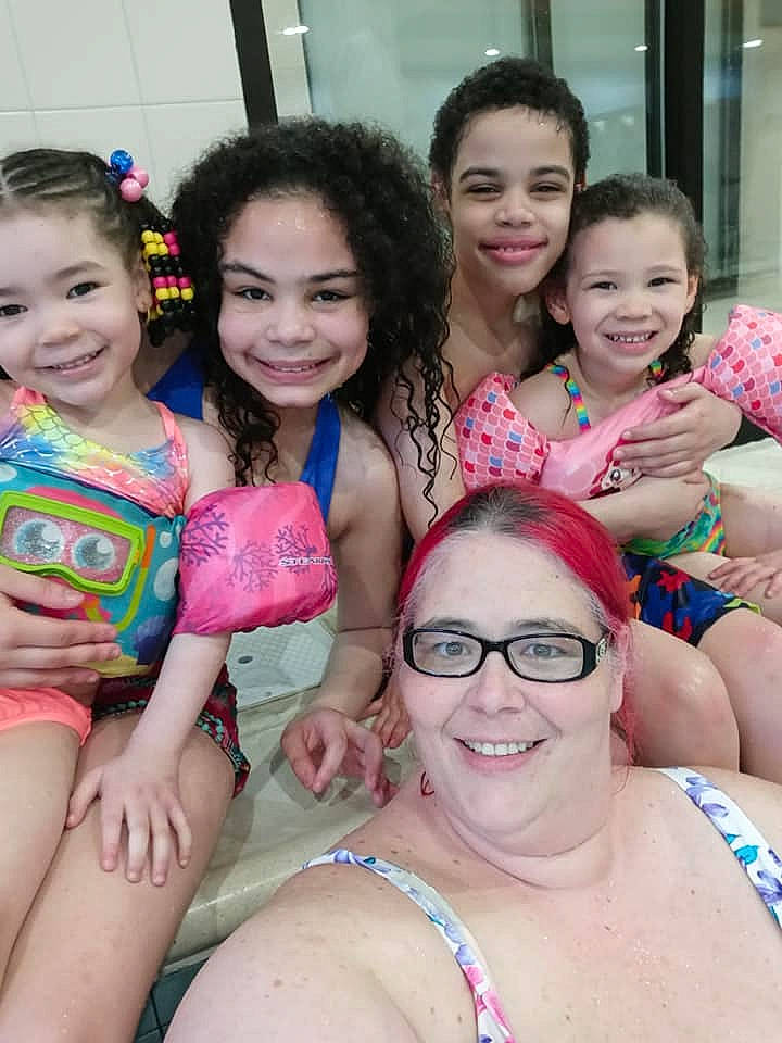 Makayla is registered to the contest to win money with this photo: clothing, community, face, facial_expression, fashion, fun, hair, hairstyle, happy, head, joy, leisure, organ, person, photograph, pink, red, shorts, skin, smile