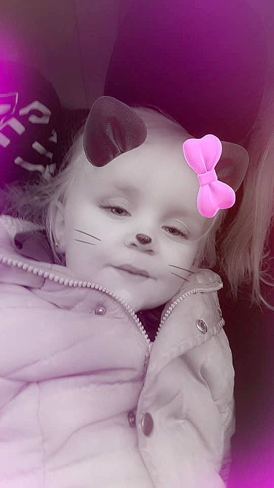 Maelyne a rejoint le concours — aidez-le/la à gagner de superbes lots ! beauty, cheek, child, doll, flower, girl, infant, iris, lip, magenta, person, petal, pink, purple, skin, smile, toddler