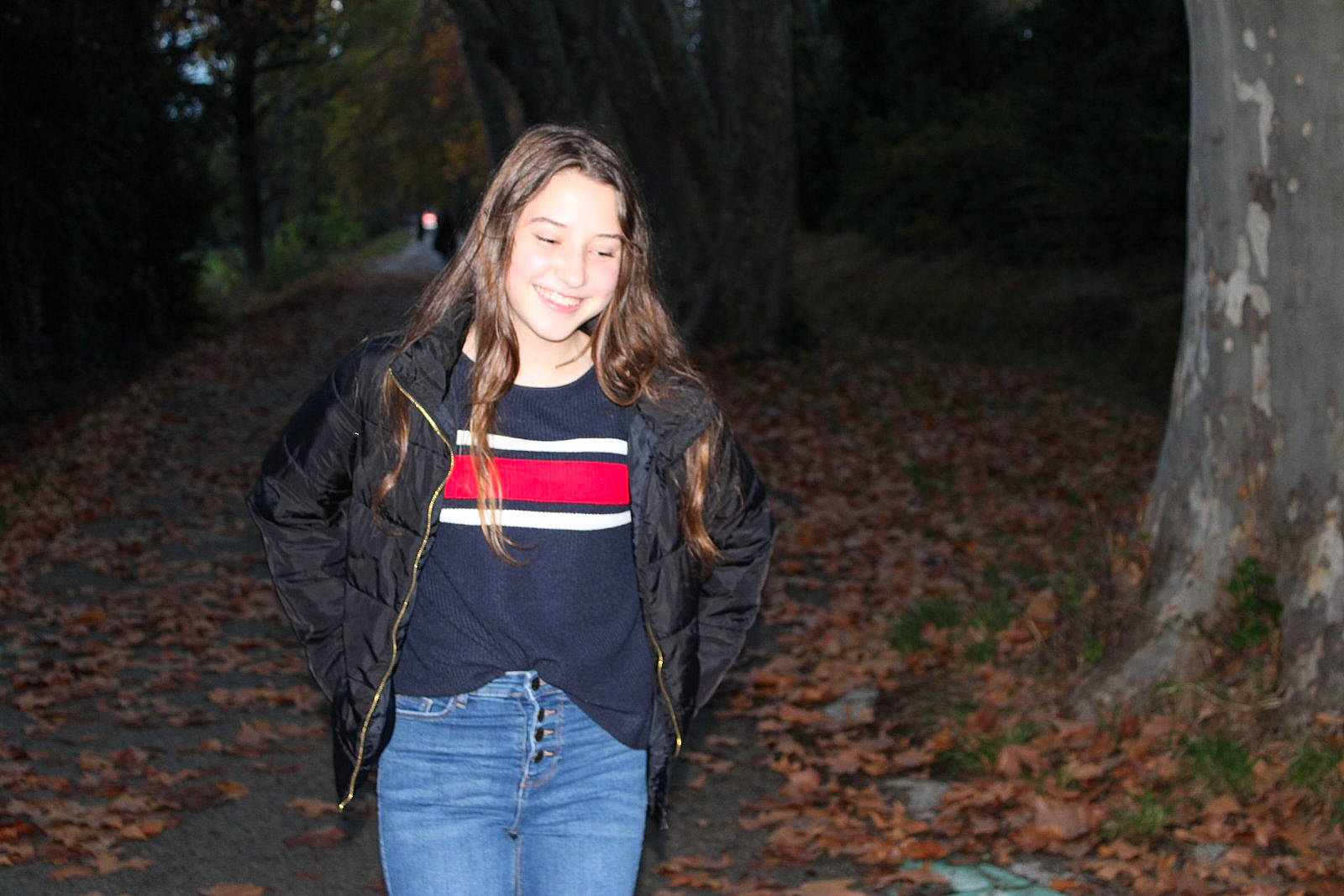 Sabina participe au concours pour gagner de l'argent avec cette photo : bag, beauty, brown, denim, electric_blue, flash_photography, forest, jacket, jeans, joy, luggage_and_bags, nature, outerwear, people_in_nature, person, pocket, sleeve, street_fashion, textile, travel