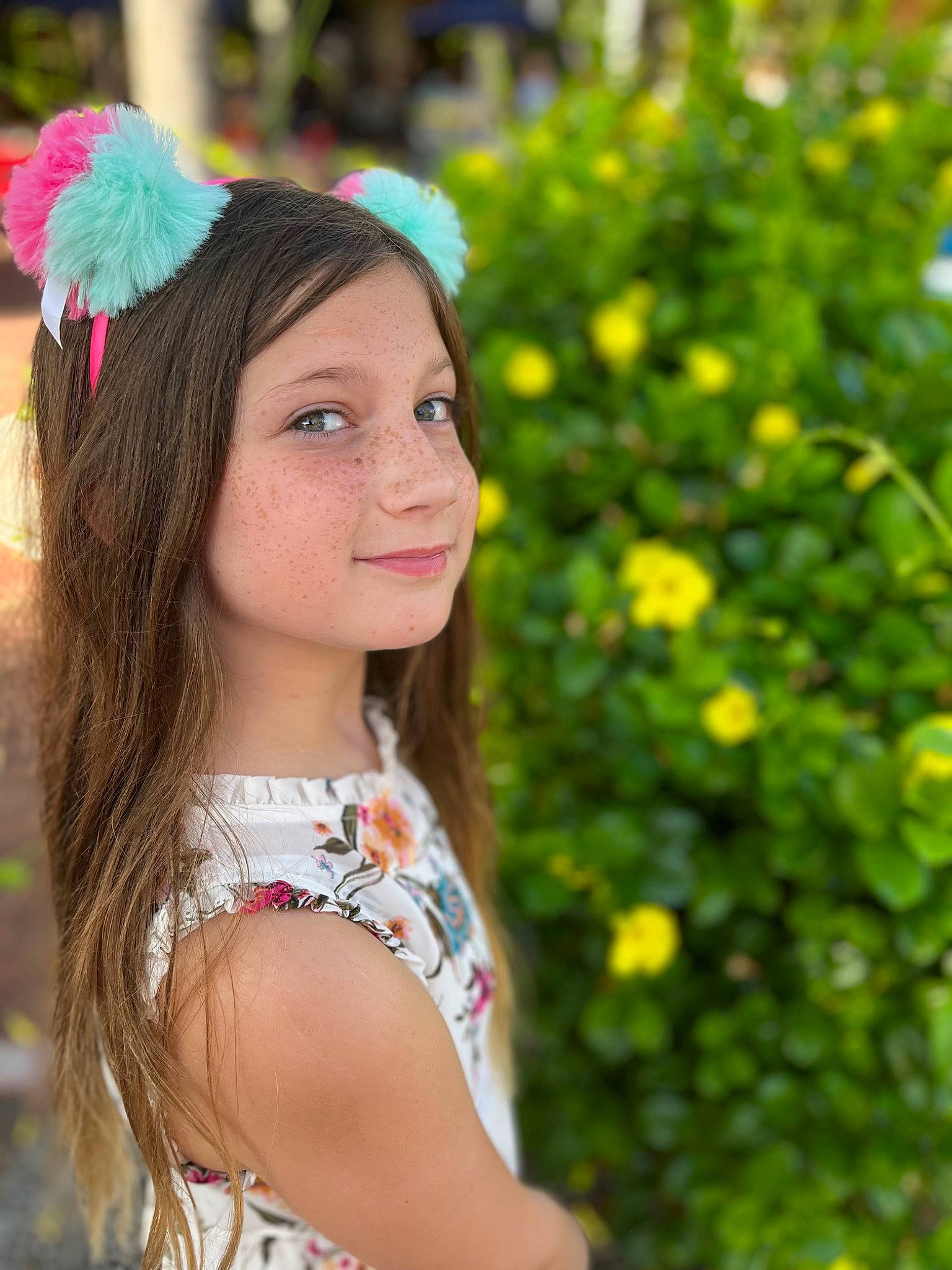 Molly is registered to the contest to win money with this photo: blond, brown_hair, child, eye, eyelash, fashion_accessory, fawn, flash_photography, fun, grass, happy, headband, headpiece, jewellery, joy, leisure, lip, long_hair, people_in_nature, person