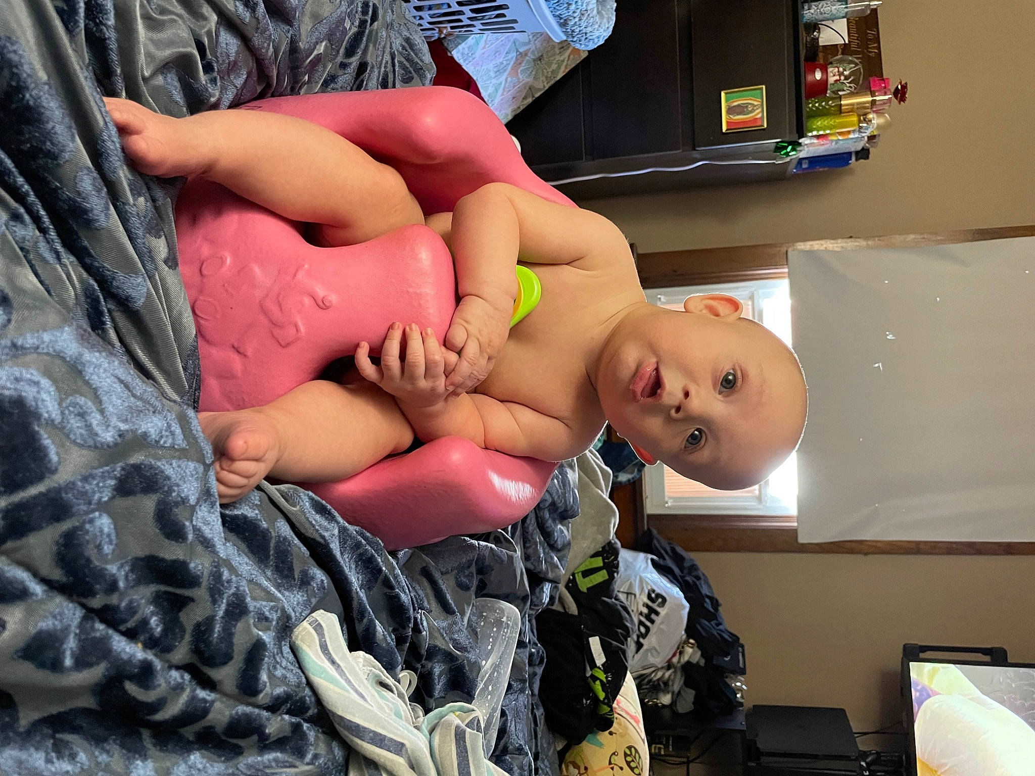 Quinton is registered to the contest to win money with this photo: abdomen, baby, baby_products, barechested, chest, child, diaper, flesh, foot, fun, human_leg, knee, person, plastic, room, service, sitting, surprise, thigh, toddler