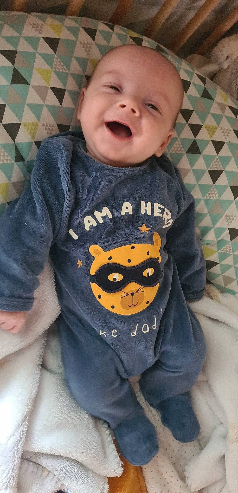 Louka a rejoint le concours — aidez-le/la à gagner de superbes lots ! arm, baby, baby_toddler_clothing, cheek, chin, eyebrow, face, head, human_body, iris, lip, mouth, neck, nose, outerwear, person, product, shirt, skin, sleeve