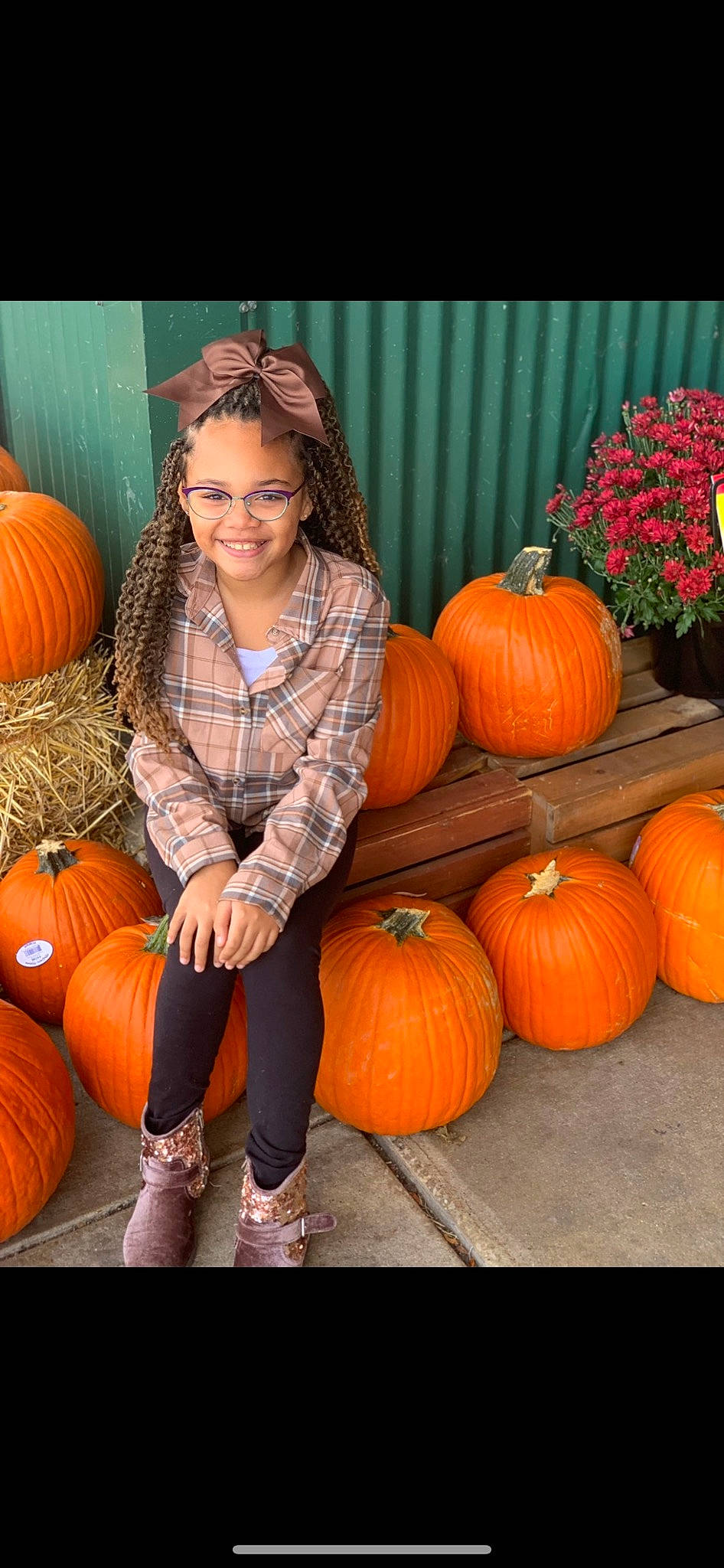 Maliyah is registered to the contest to win money with this photo: _and_melon_family, _gourd, art, black, calabaza, cucumber, cucurbita, food, gourd, happy, joy, local_food, natural_foods, orange, person, plant, produce, pumpkin, smile, squash