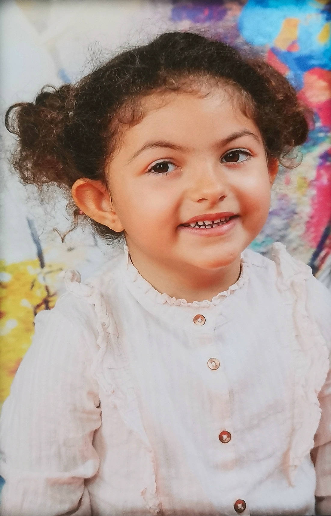 Kaïna participe au concours pour gagner de l'argent avec cette photo : baby_toddler_clothing, cheek, child, chin, dress, eyelash, face, facial_expression, fun, hairstyle, happy, iris, joy, lip, nose, person, pink, skin, sleeve, smile