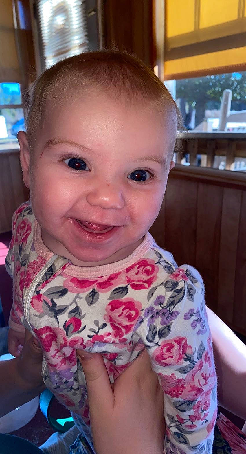 Hannah is registered to the contest to win money with this photo: cheek, chin, ear, eyebrow, eyelash, facial_expression, forehead, hairstyle, human_body, iris, jaw, joy, lip, mouth, neck, nose, person, skin, sleeve, smile