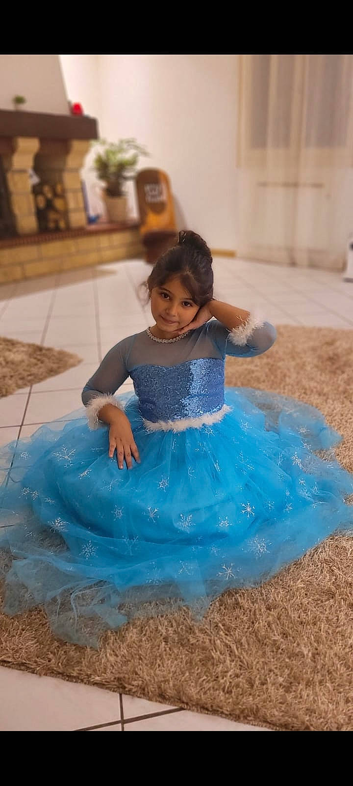 Léna participe au concours pour gagner de l'argent avec cette photo : aqua, azure, baby_toddler_clothing, child, dance, dress, electric_blue, embellishment, event, fashion_design, flooring, formal_wear, fun, happy, joy, leisure, performing_arts, person, purple, sleeve