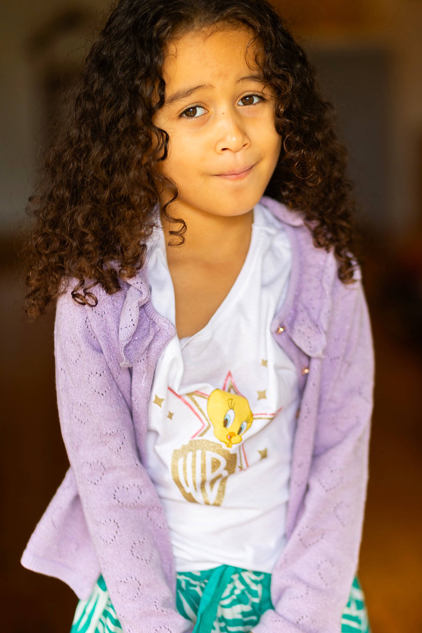 Oxana participe au concours pour gagner de l'argent avec cette photo : beauty, black_hair, cheek, chin, eyebrow, fashion, forehead, hair, happy, head, human, jheri_curl, lip, long_hair, necklace, organ, outerwear, people, person, purple