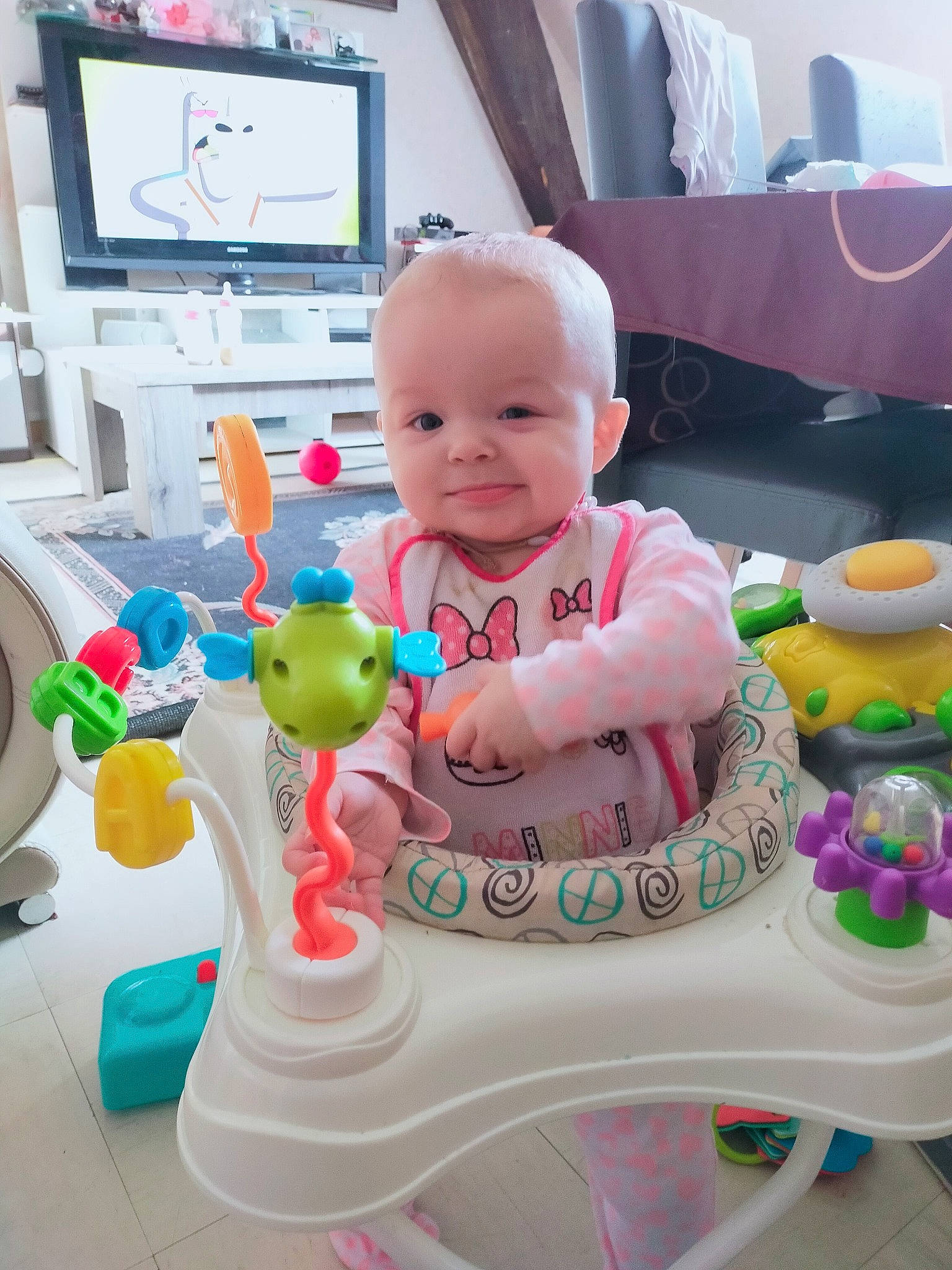 Nohlanna participe au concours pour gagner de l'argent avec cette photo : baby, child, person, play, sitting, skin, toddler, toy