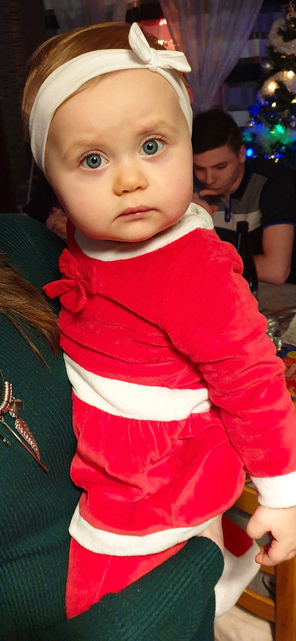 Mëlyne participe au concours pour gagner de l'argent avec cette photo : baby, cheek, child, christmas, head, person, pink, skin, toddler