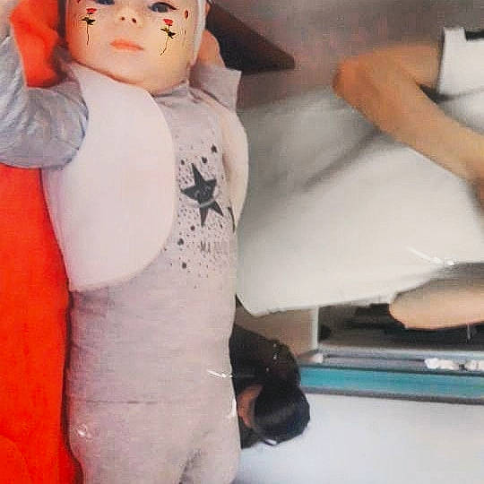 Jade participe au concours pour gagner de l'argent avec cette photo : chest, doll, elbow, eyelash, gesture, hand, happy, human_body, joint, lip, mammal, mouth, muscle, neck, shoulder, sleeve, thigh, toy, vertebrate, waist