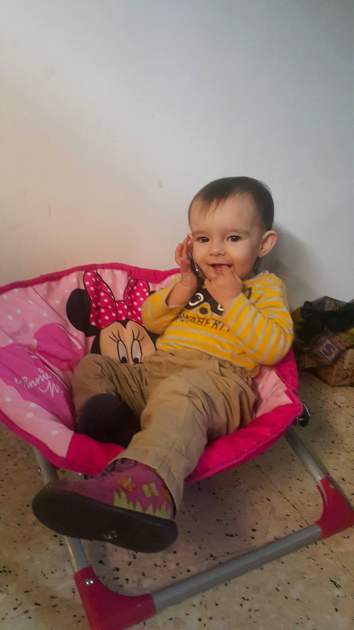 Samantha a rejoint le concours — aidez-le/la à gagner de superbes lots ! child, fun, girl, infant, leg, person, pink, play, product, sitting, skin, toddler