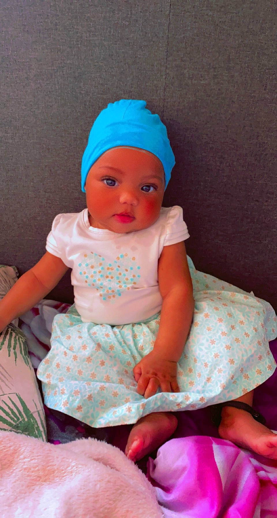 Thaïlynah a rejoint le concours — aidez-le/la à gagner de superbes lots ! baby, baby_toddler_clothing, cap, cheek, child, doll, eye, face, hat, head, headgear, headwear, knit_cap, magenta, mouth, peach, person, pink, skin, sleeve