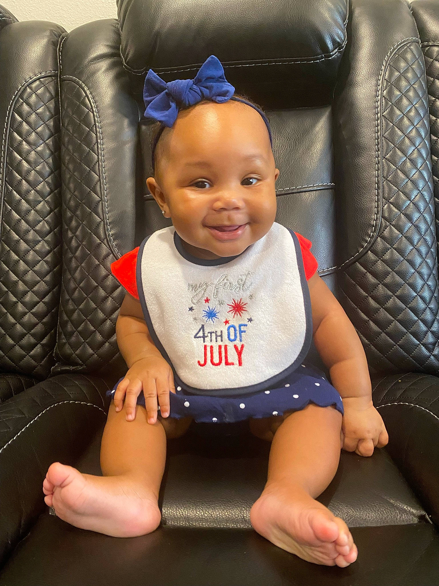 Kynslei is registered to the contest to win money with this photo: baby, baby_toddler_clothing, blue, car_seat, chair, child, comfort, design, electric_blue, hairstyle, happy, joy, person, photograph, product, sitting, sleeve, smile, thigh, toddler