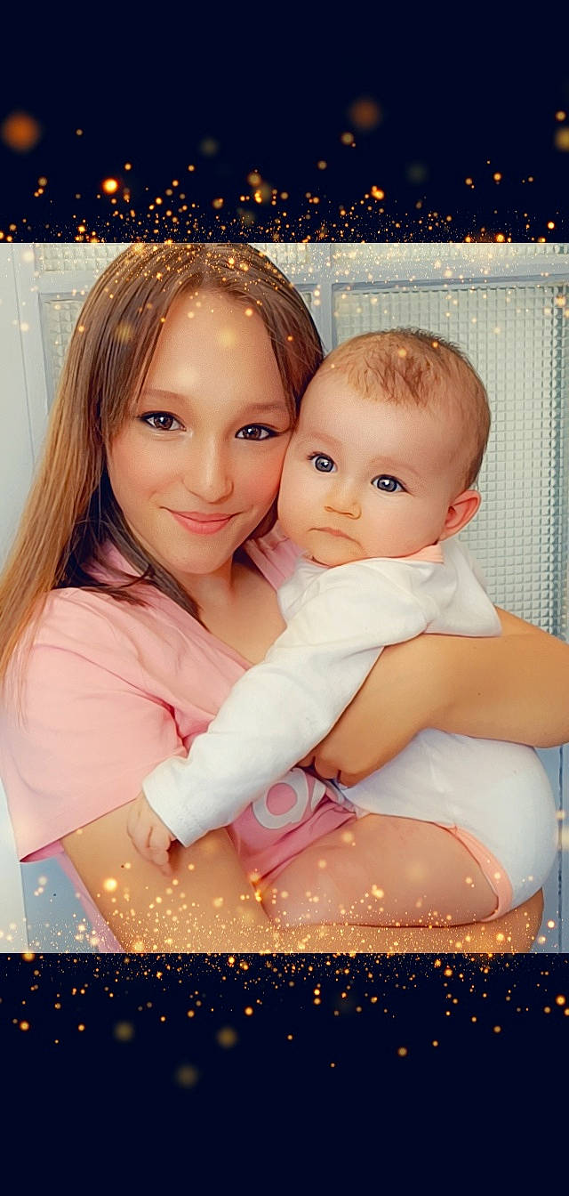 Sarah participe au concours pour gagner de l'argent avec cette photo : baby, beauty, cheek, child, event, eyebrow, flash_photography, fun, gesture, happy, iris, jewellery, joy, lip, muscle, person, photograph, pink, skin, smile