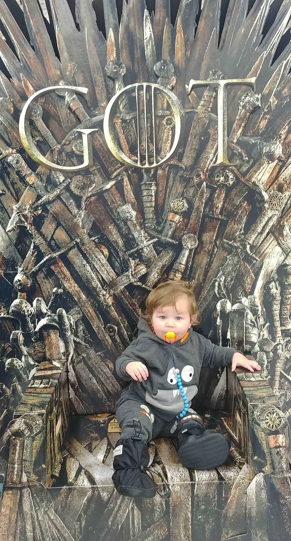 Graysyn is registered to the contest to win money with this photo: art, illustration, person