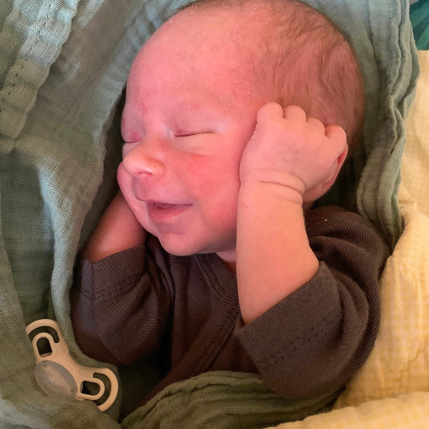 Emiliano a rejoint le concours — aidez-le/la à gagner de superbes lots ! baby, blanket, child, clothing, comfort, cozy, cute, face, fist, head, infant, newborn, peaceful, resting, skin, sleeping, smile, soft, swaddle, wrapped