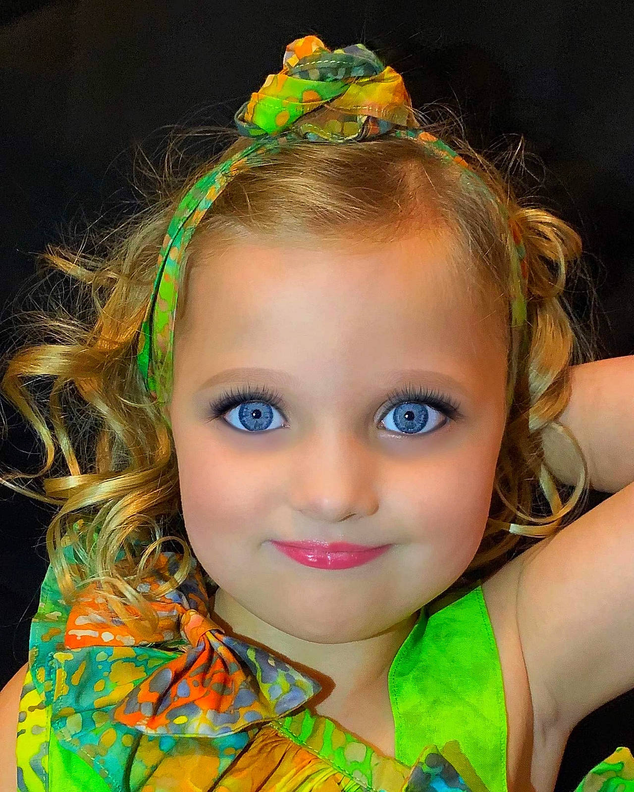 Paisley joined the competition — help win amazing prizes! cheek, chin, eye, eyebrow, eyelash, face, fashion, fun, green, hairstyle, happy, head, human, iris, joy, lip, neck, organ, people, person