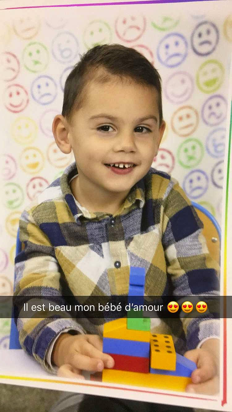 Lohann a rejoint le concours — aidez-le/la à gagner de superbes lots ! baby, child, joy, learning, person, play, smile, toddler, toy, toy_block
