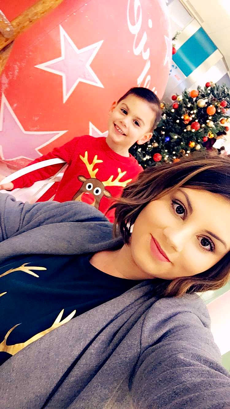 Lohann a rejoint le concours — aidez-le/la à gagner de superbes lots ! christmas, christmas_eve, fun, happy, joy, leisure, person, photography, selfie, sky, smile