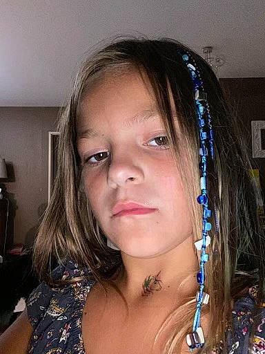 Jade participe au concours pour gagner de l'argent avec cette photo : bangs, black_hair, body_jewelry, cheek, chest, dreadlocks, ear, earrings, eyebrow, eyelash, flash_photography, forehead, hair, head, jaw, jewellery, lip, long_hair, neck, nose