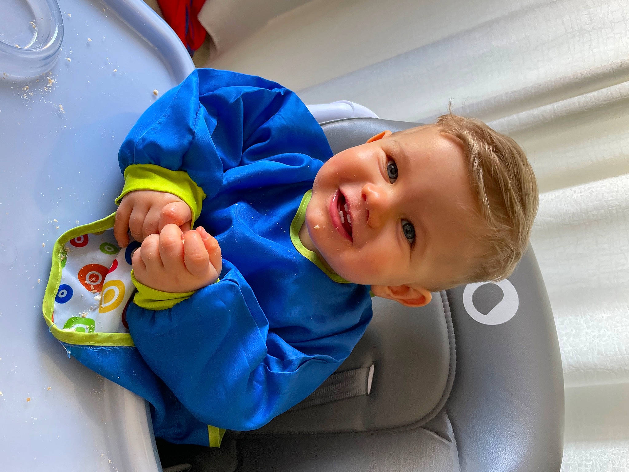 Tirio a rejoint le concours — aidez-le/la à gagner de superbes lots ! baby, baby_playing_with_toys, baby_products, baby_toddler_clothing, baby_toys, car_seat, child, comfort, electric_blue, fun, happy, joy, leisure, person, play, sitting, skin, smile, thumb, toddler