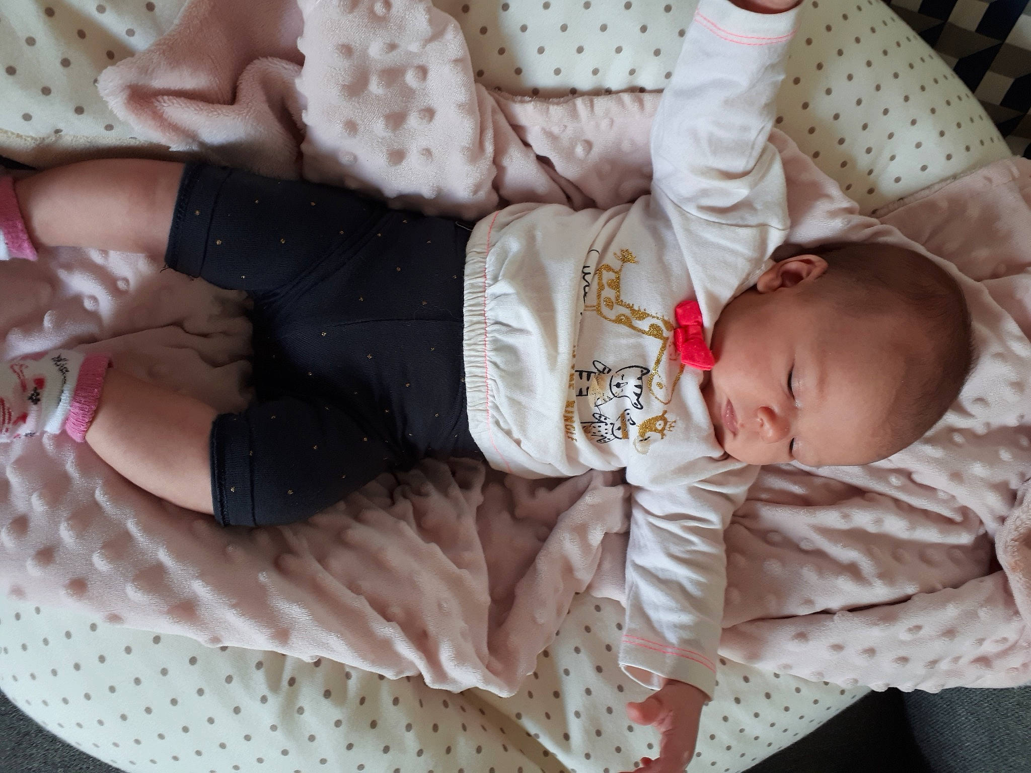 Madyson a rejoint le concours — aidez-le/la à gagner de superbes lots ! baby, child, person, product, sleep, toddler