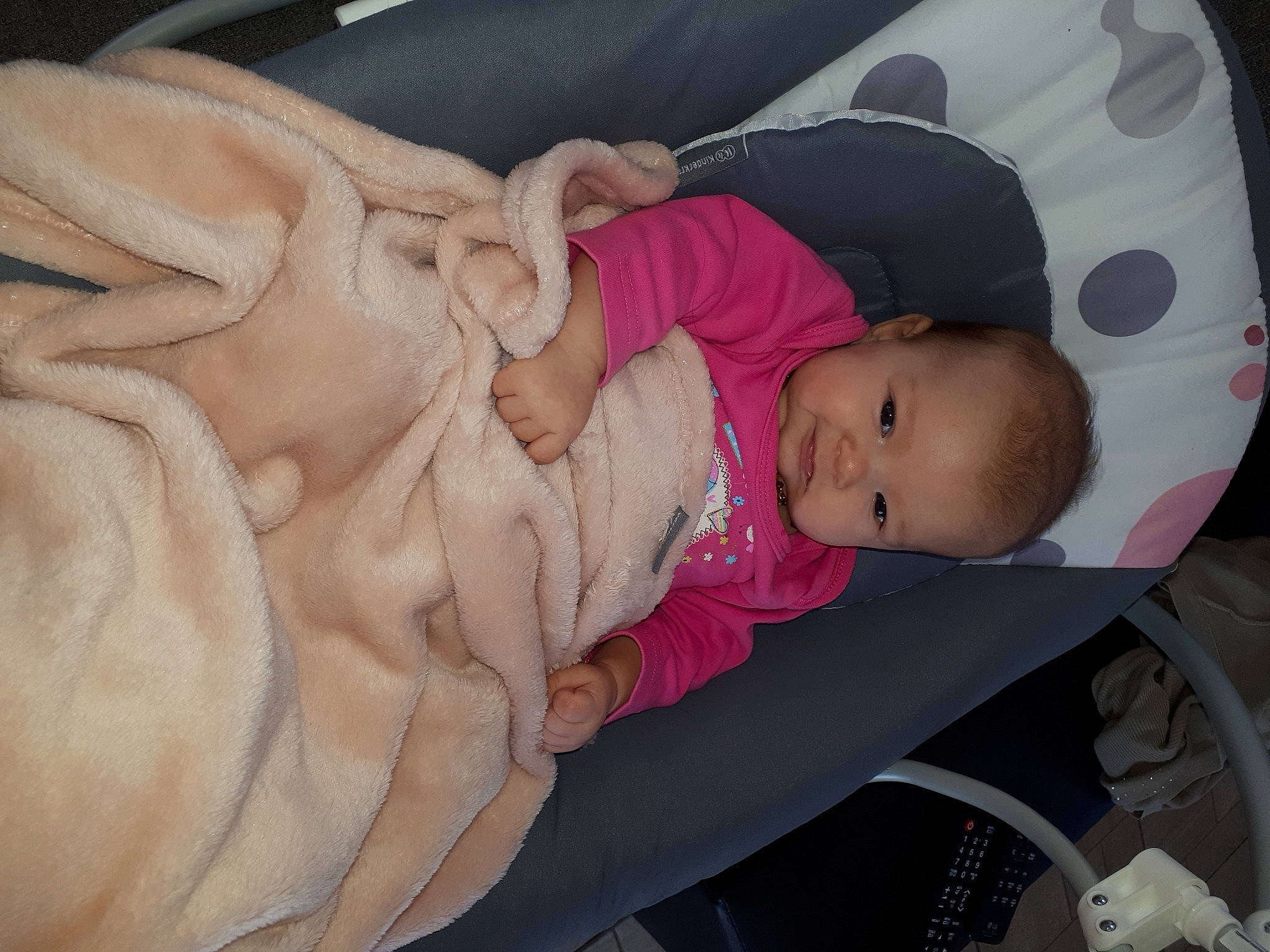 Madyson a rejoint le concours — aidez-le/la à gagner de superbes lots ! baby, baby_products, bedtime, cheek, child, comfort, nap, person, product, skin, sleep, toddler