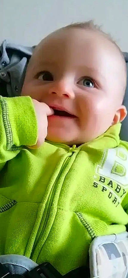 Meyson participe au concours pour gagner de l'argent avec cette photo : baby, cheek, child, chin, eye, face, forehead, green, head, lip, mouth, nose, person, skin, smile, toddler