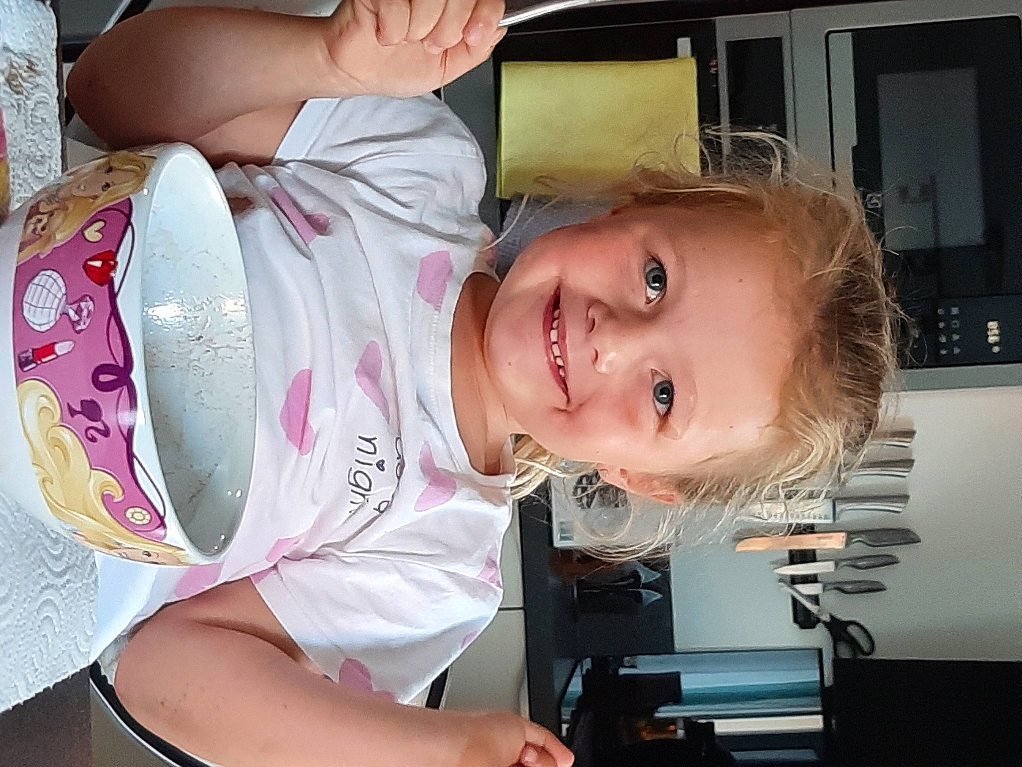 Meline participe au concours pour gagner de l'argent avec cette photo : arm, cheek, chest, child, chin, ear, eye, eyebrow, eyelash, fun, hairstyle, happy, iris, joy, mouth, neck, nose, person, shoulder, skin