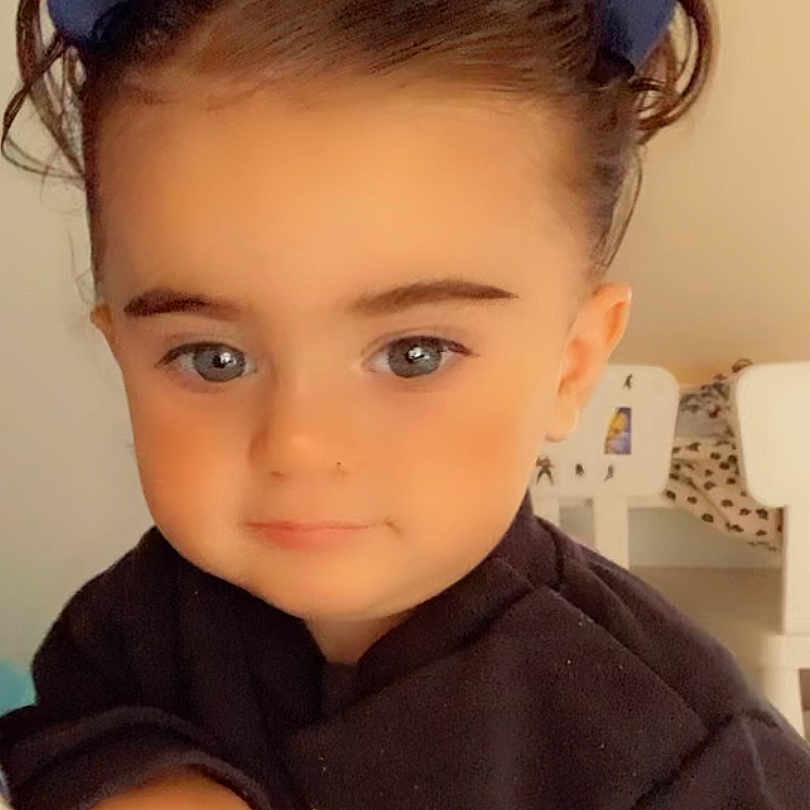 Maddy a rejoint le concours — aidez-le/la à gagner de superbes lots ! black_hair, cheek, child, chin, cool, ear, electric_blue, eyebrow, eyelash, flash_photography, forehead, happy, head, iris, lip, neck, nose, skin, sleeve, toddler