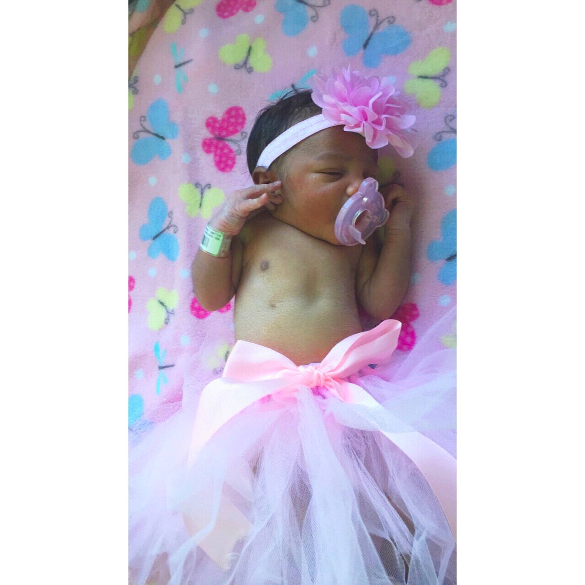 Yvonna is registered to the contest to win money with this photo: ballet_tutu, costume, dance_dress, hair_accessory, joy, lavender, lilac, person, petal, pink, toddler