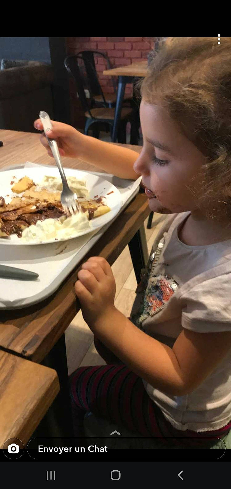 Zahia a rejoint le concours — aidez-le/la à gagner de superbes lots ! bowl, chair, comfort_food, cooking, cuisine, dessert, dish, event, finger_food, food, food_craving, ingredient, junk_food, person, plate, recipe, sharing, t_shirt, table, tableware