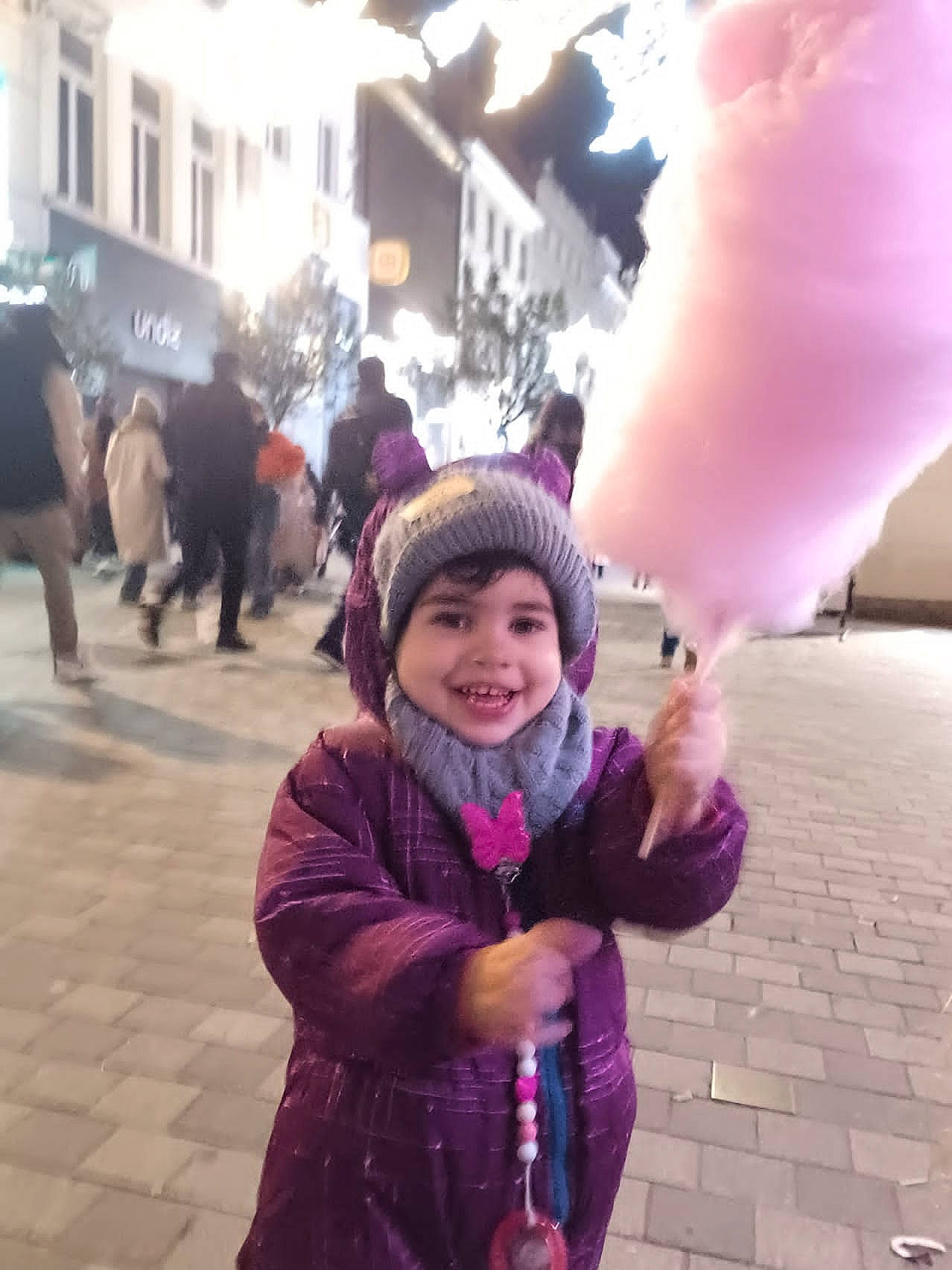 Lilia a rejoint le concours — aidez-le/la à gagner de superbes lots ! beauty, cool, cotton_candy, fashion, fun, gesture, happy, headwear, human, jacket, joy, magenta, mammal, morning, organ, people, person, photograph, pink, purple