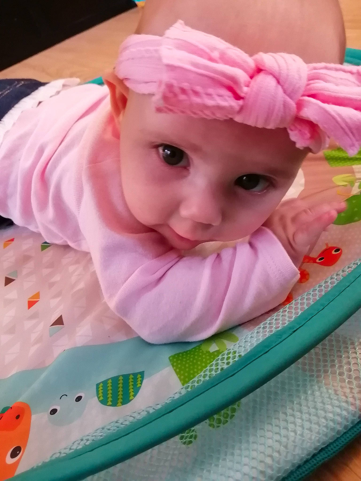 Océane a rejoint le concours — aidez-le/la à gagner de superbes lots ! baby, baby_products, baby_safety, baby_toddler_clothing, cap, cheek, child, eyebrow, eyelash, happy, headgear, headwear, iris, linens, lip, magenta, person, pink, skin, sleeve