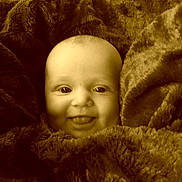 Louane participe au concours pour gagner de l'argent avec cette photo :