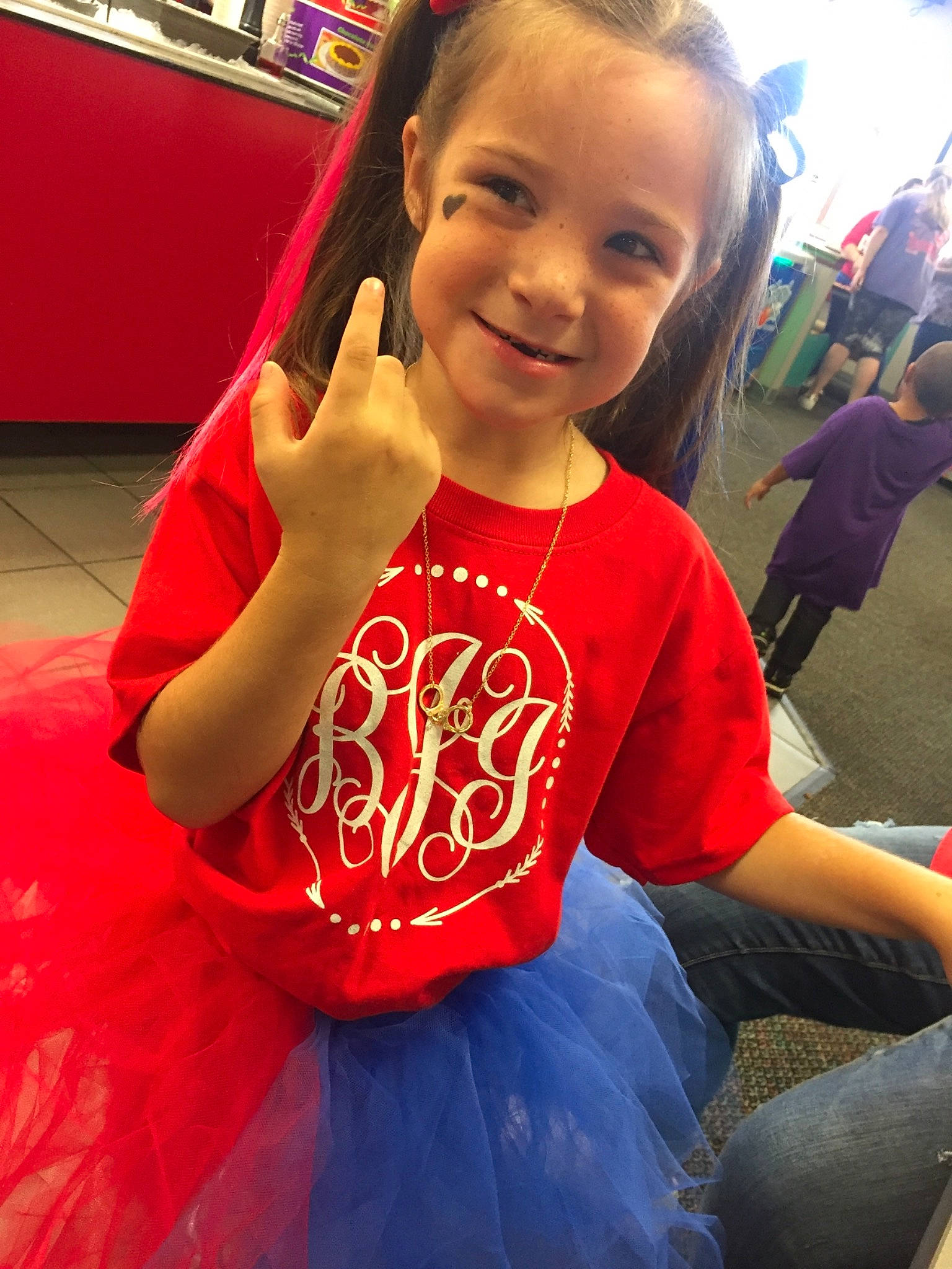 Brailyn is registered to the contest to win money with this photo: child, fun, joy, person, t_shirt