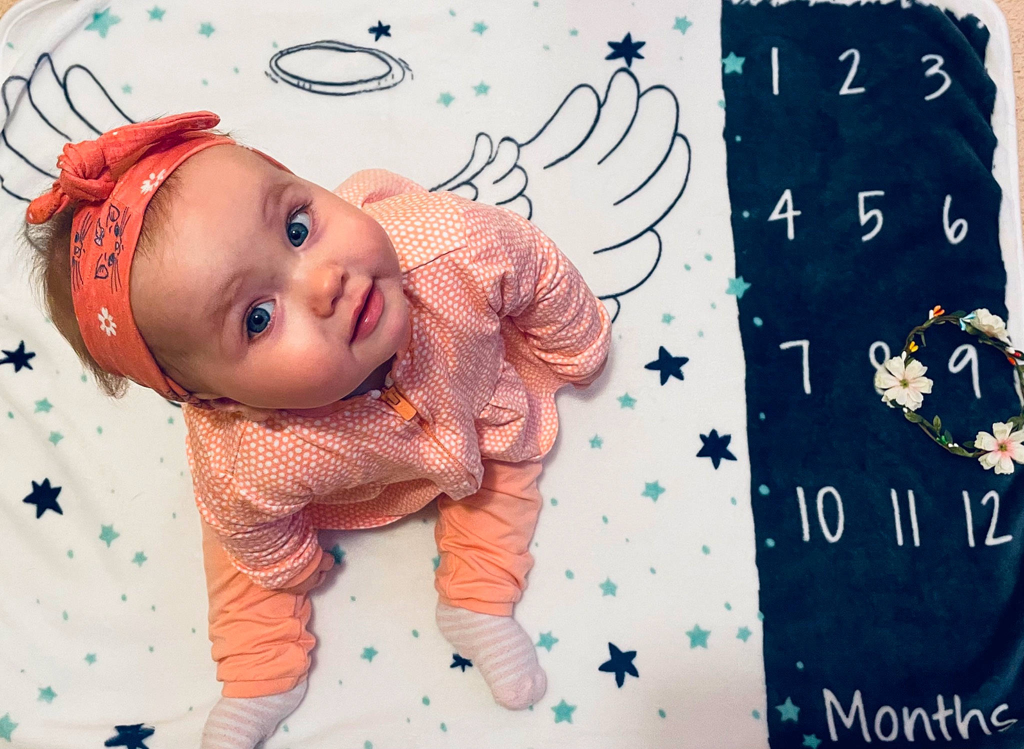 Ambre participe au concours pour gagner de l'argent avec cette photo : art, baby, baby_toddler_clothing, calendar, cheek, child, eyelash, facial_expression, font, greeting_card, happy, illustration, linens, magenta, pattern, person, pink, smile, textile, toddler