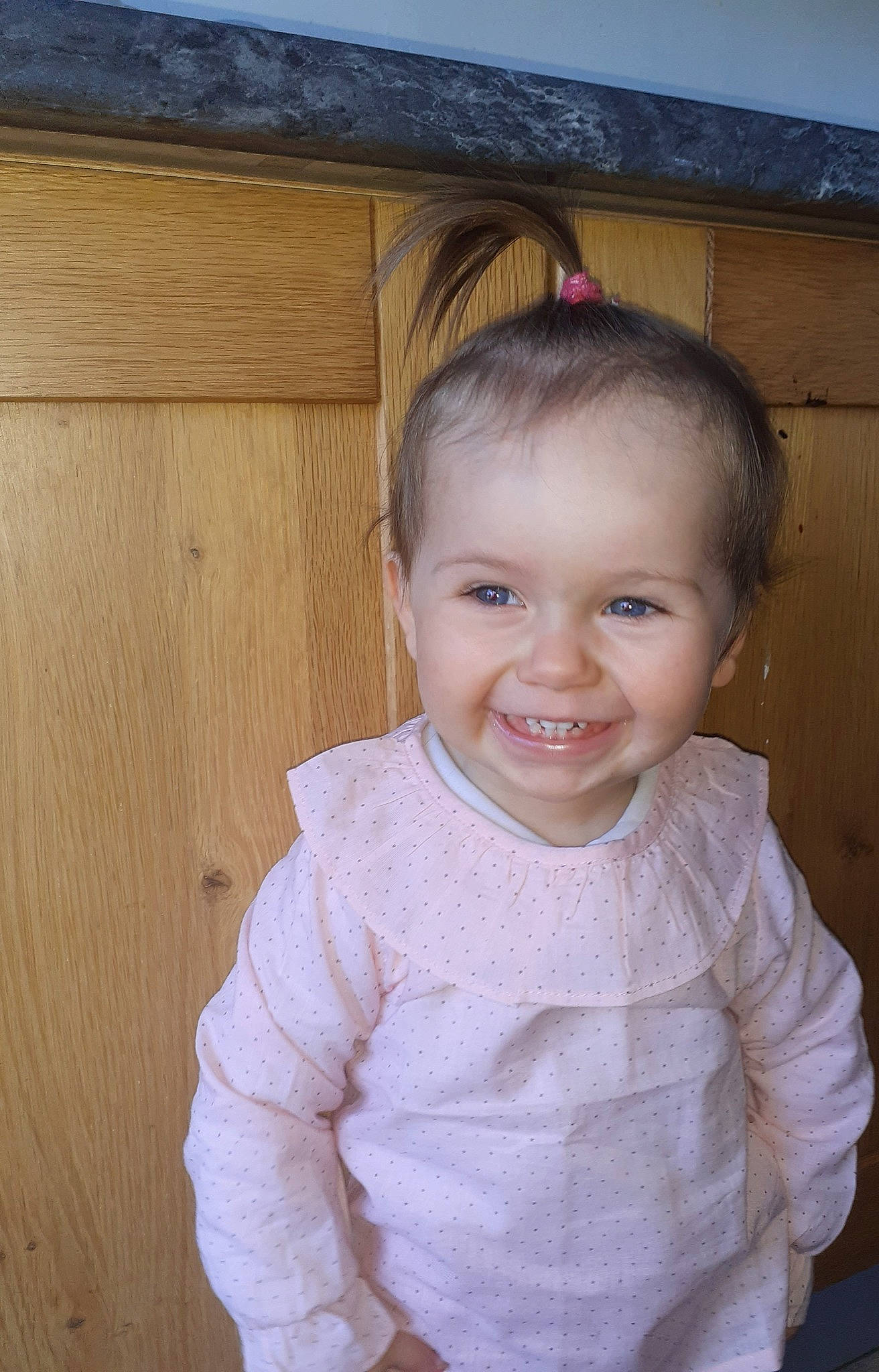 Lisa participe au concours pour gagner de l'argent avec cette photo : baby_toddler_clothing, cheek, chin, eyebrow, face, hair, happy, hardwood, iris, joy, lip, nose, pattern, person, room, skin, sleeve, smile, toddler, window