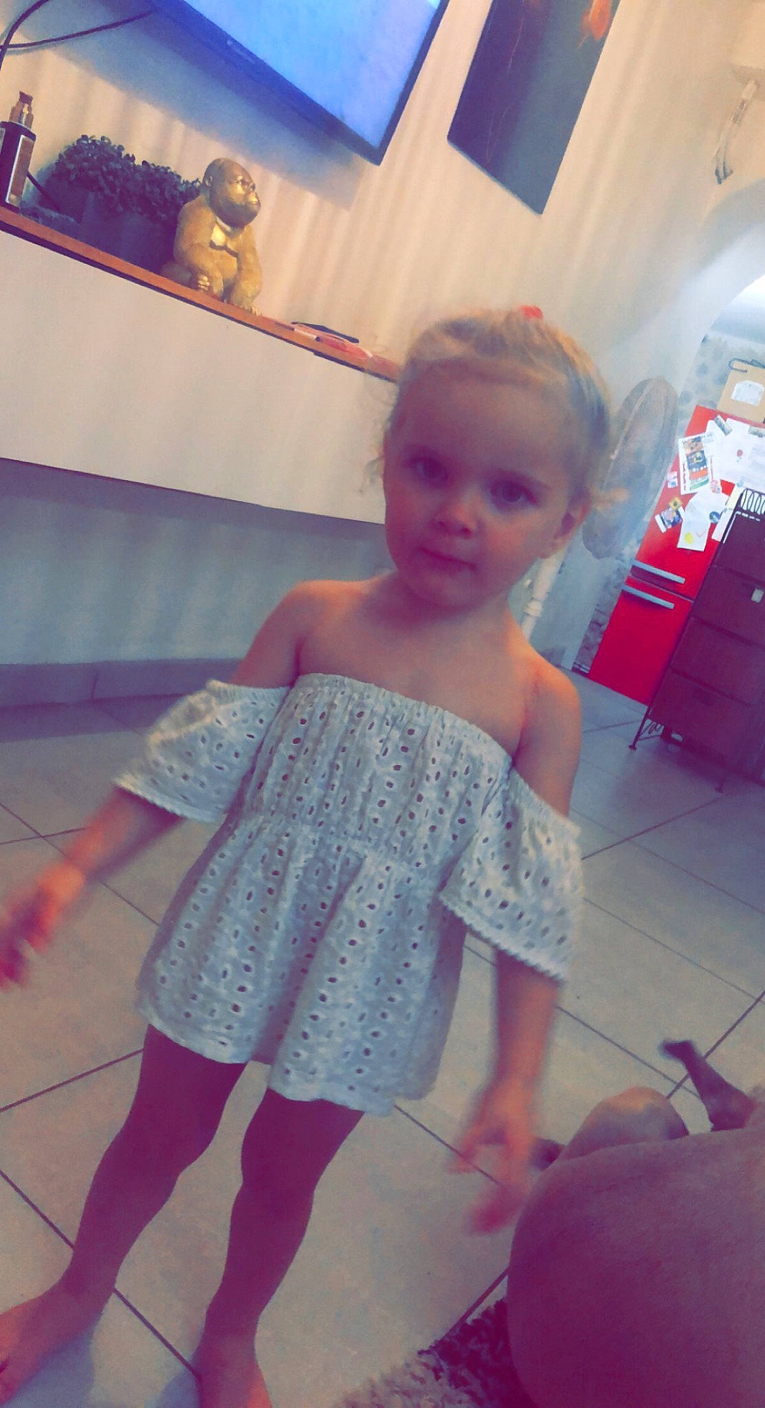 Elya a rejoint le concours — aidez-le/la à gagner de superbes lots ! baby_toddler_clothing, child, day_dress, floor, flooring, fun, hairstyle, happy, joint, magenta, one_piece_garment, person, pink, purple, shoulder, skin, standing, thigh, toddler, trunk