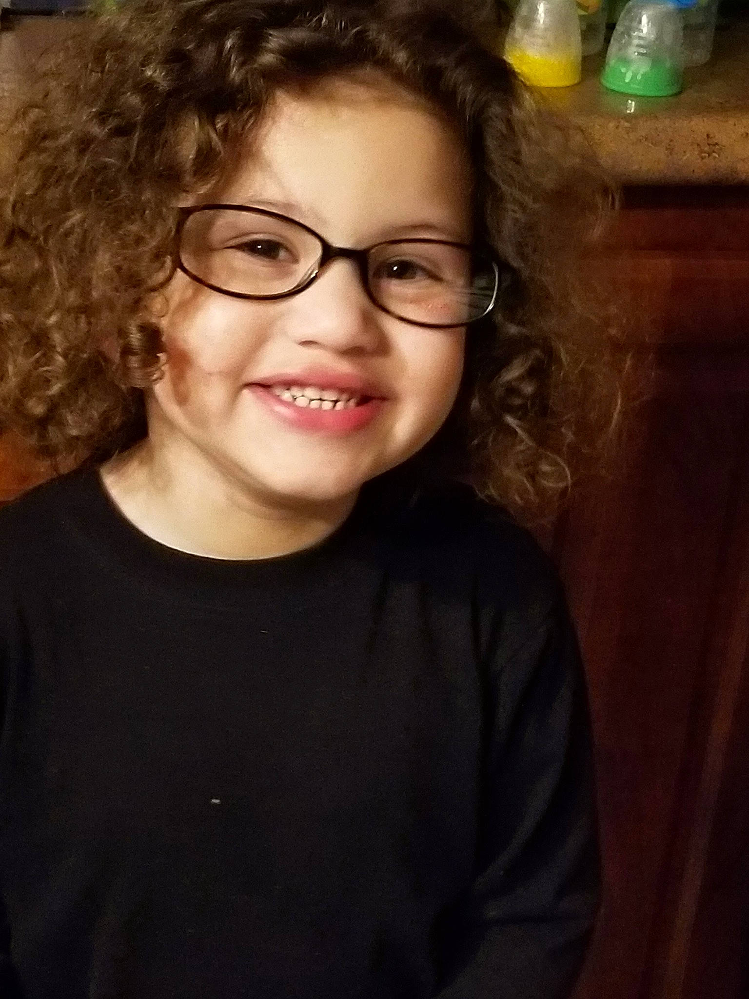 Zayden is registered to the contest to win money with this photo: cheek, chin, eye, eyebrow, eyewear, face, facial_expression, forehead, fun, glasses, hair, hairstyle, head, joy, lady, lip, nose, organ, person, portrait