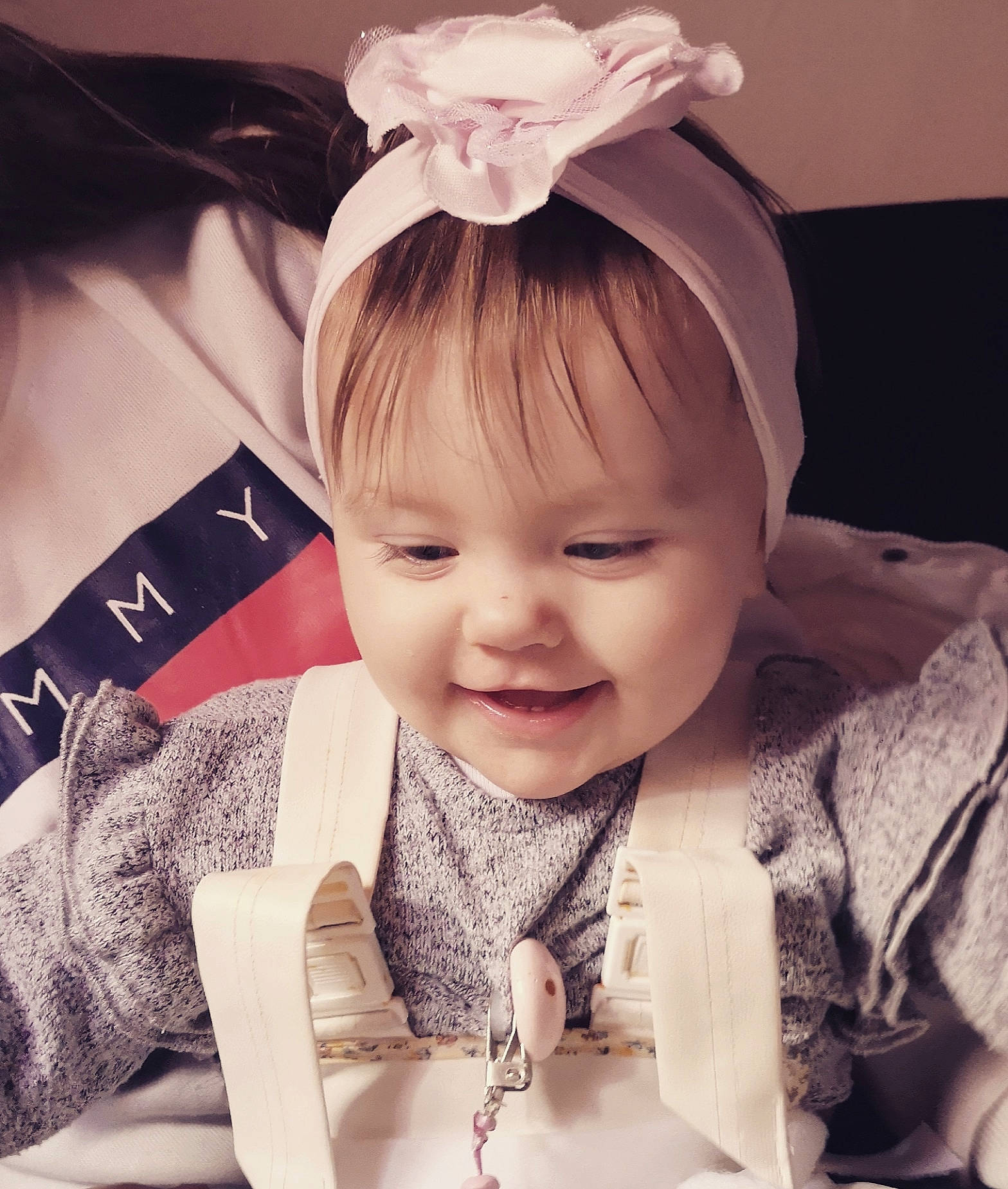 Maddy a rejoint le concours — aidez-le/la à gagner de superbes lots ! beauty, child, fashion_accessory, girl, hair_accessory, happiness, headband, headgear, headpiece, infant, joy, person, portrait_photography, product, skin, smile, textile, toddler