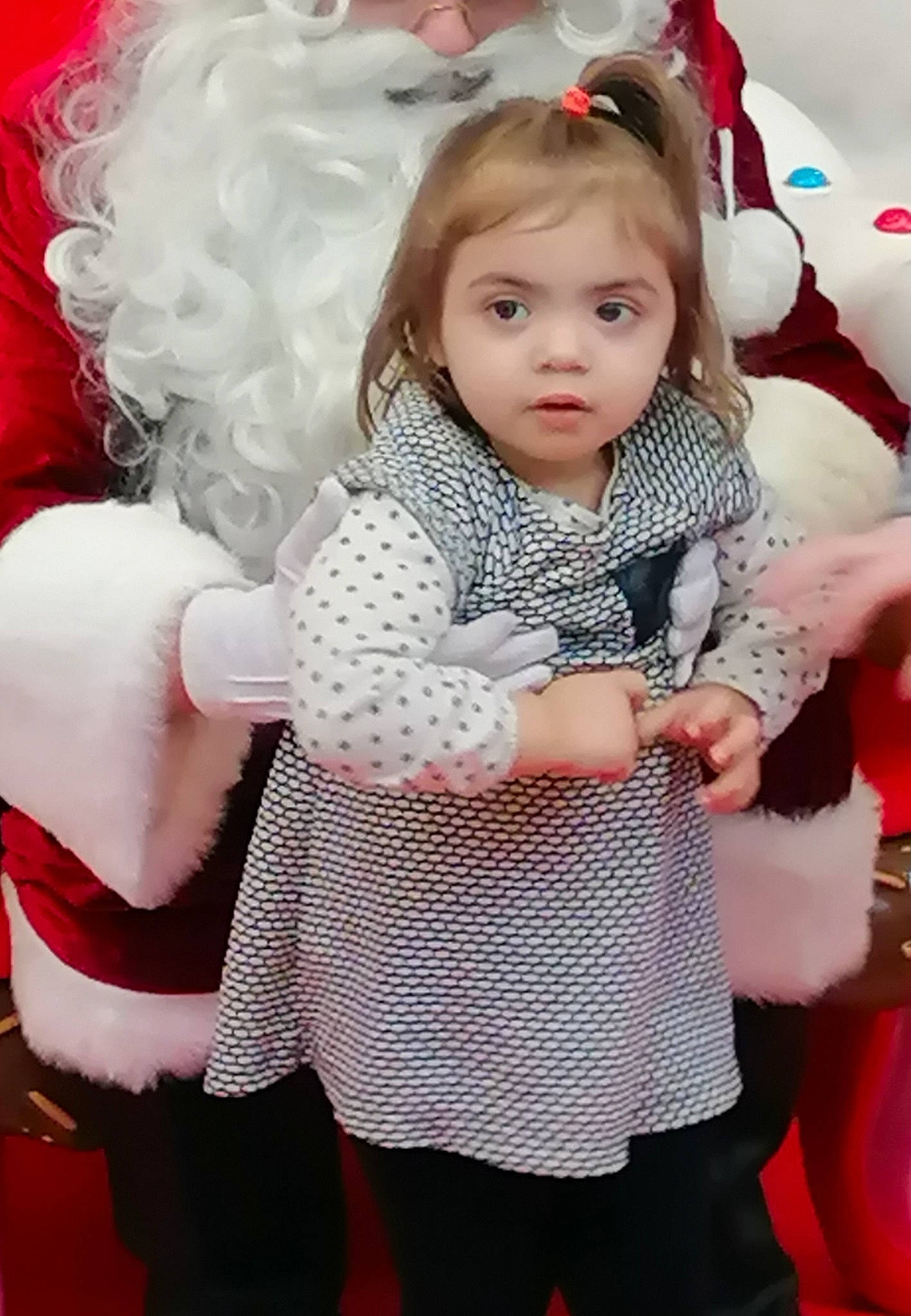 Mellina participe au concours pour gagner de l'argent avec cette photo : baby, baby_toddler_clothing, carmine, child, child_model, fur, pattern, person, pink, polka_dot, ringlet, sock, toddler